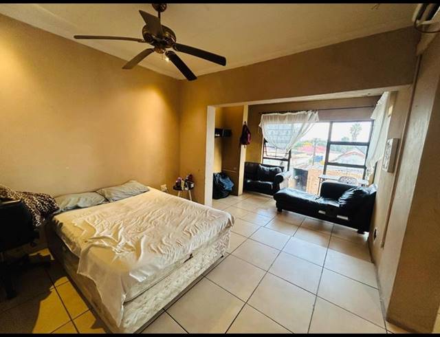 5 BEDROOM HOUSE FOR SALE IN BOKSBURG NORTH